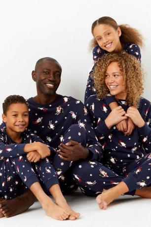 Pijamale de Crăciun de familie Marks & Spencer 